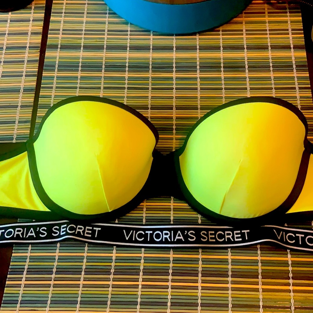 Never worn Victoria secret swim top